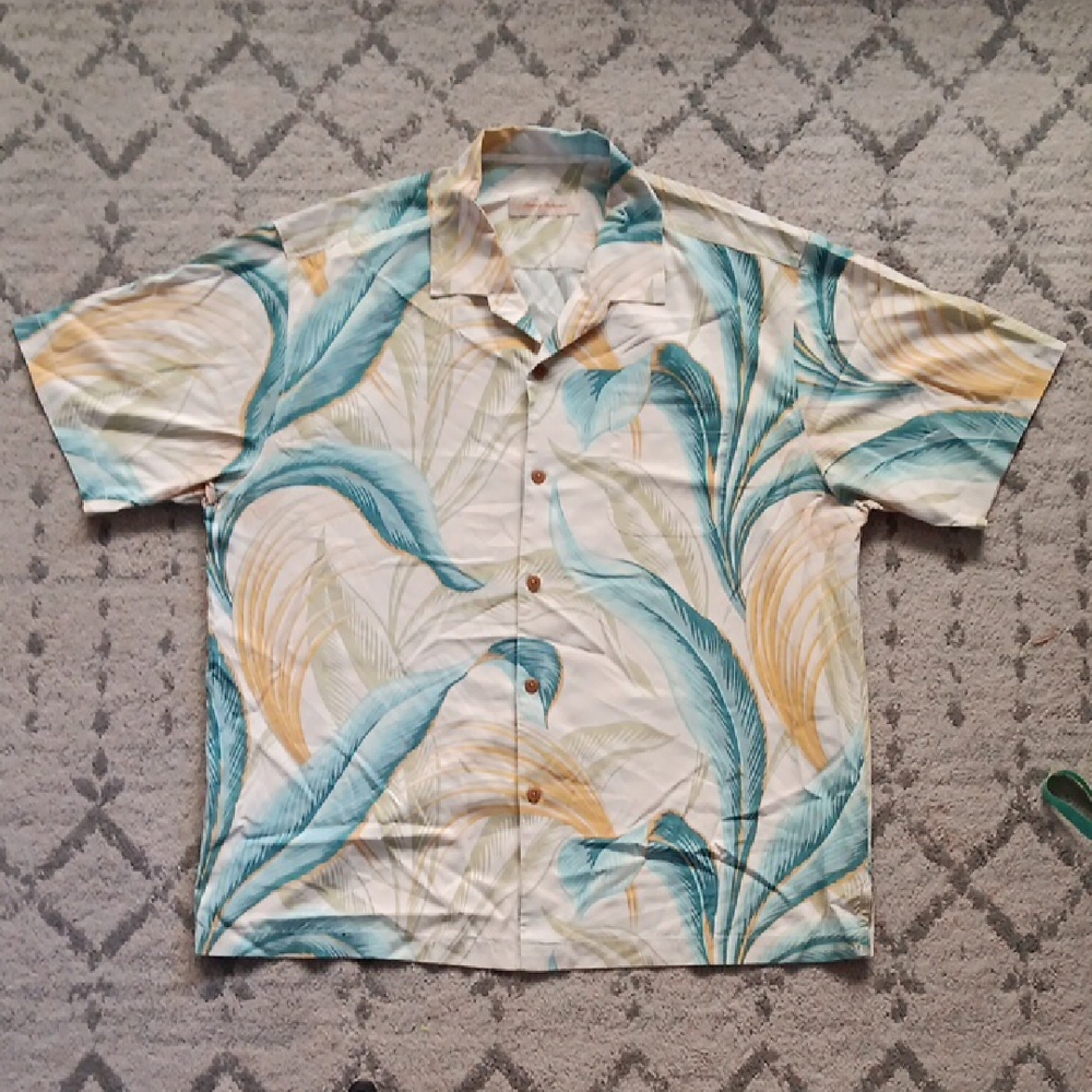 Tommy Bahama Blue and Cream Leaf Print Shirt XL 100% Silk
